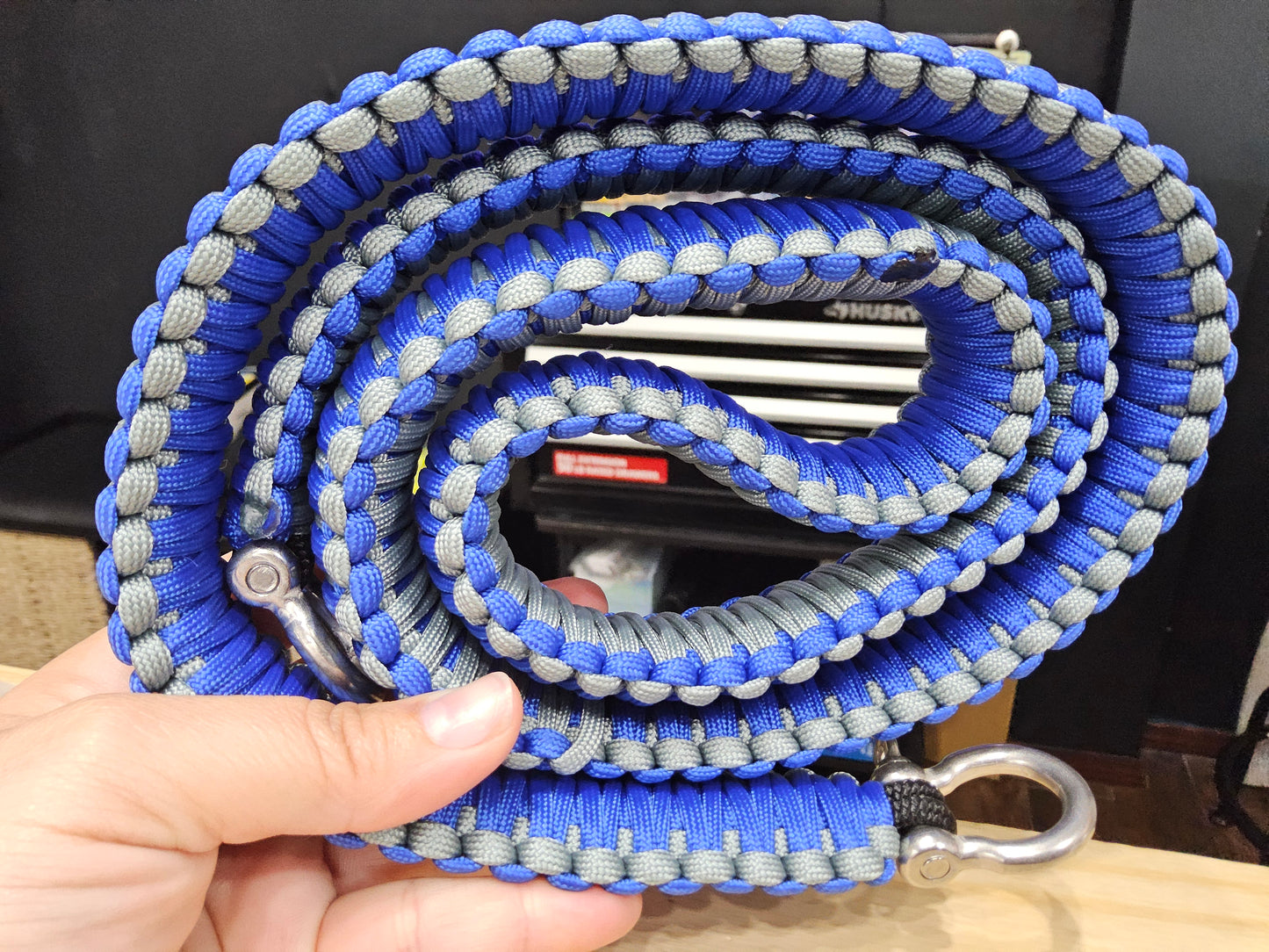 Paracord strap with shoulder pad