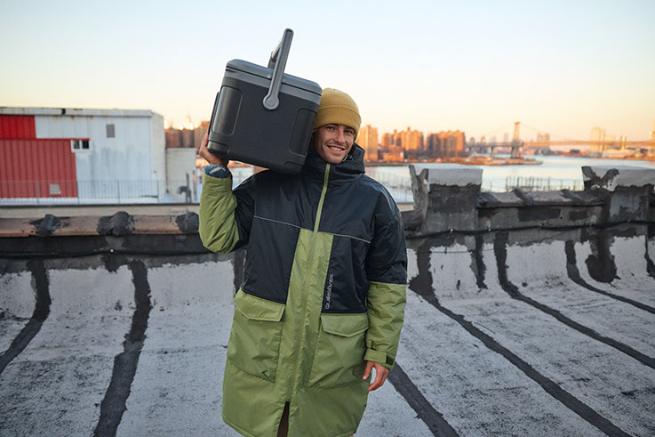 Huntington Hard Box Cooler with Speakers