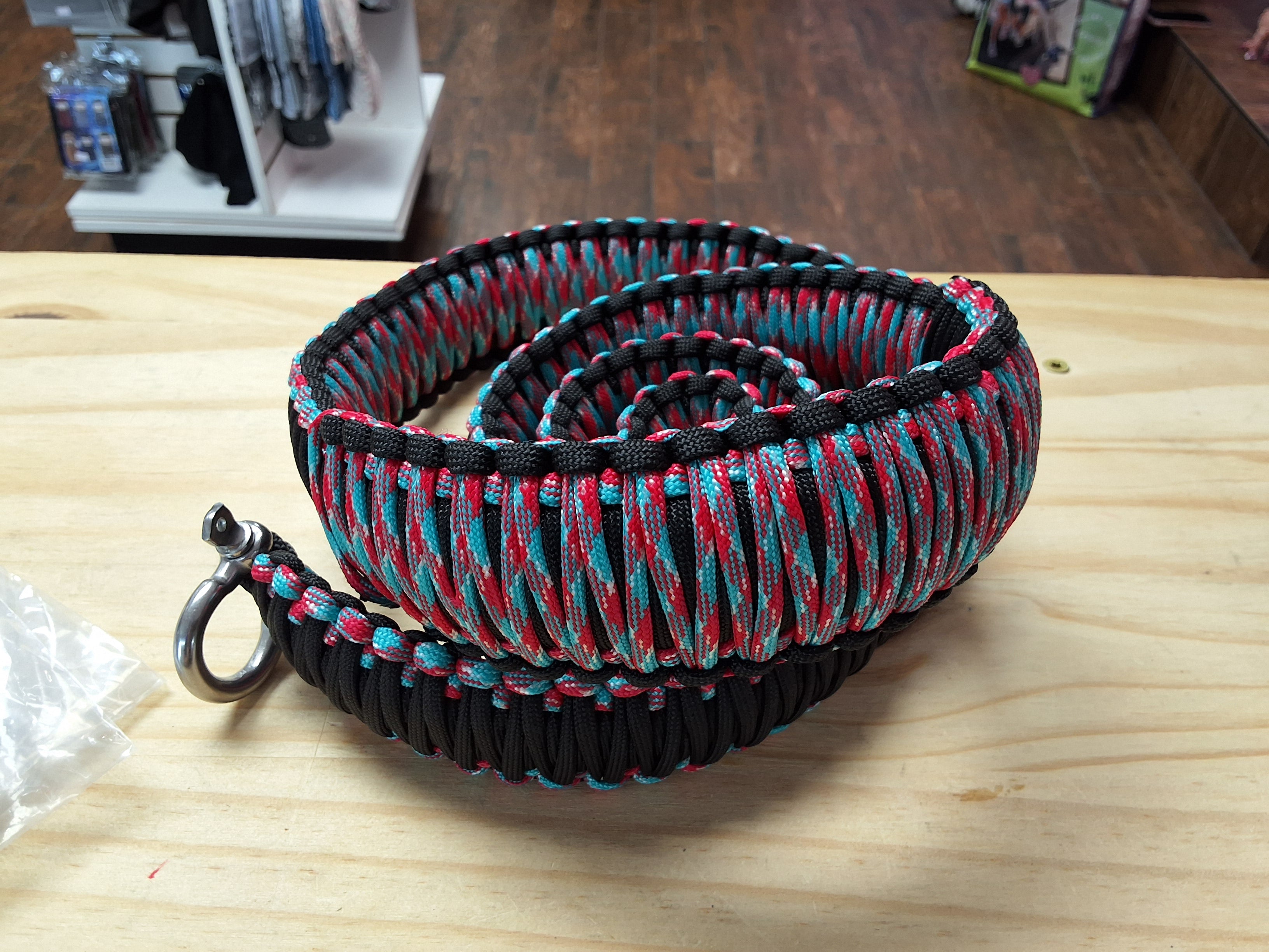 Paracord Clips: Paracord Strap